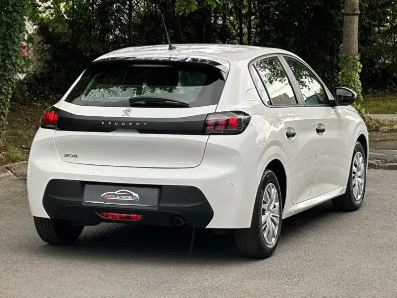 
Peugeot 208 1.5 HDI 100 BV6 STE 2 PLACES full									